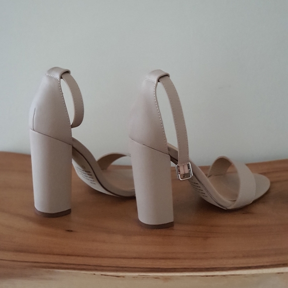 Betts Ollie Block Heels - Picture 9 of 11